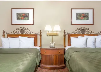 Days Inn by Wyndham Kingman East hotel thumbnail 7