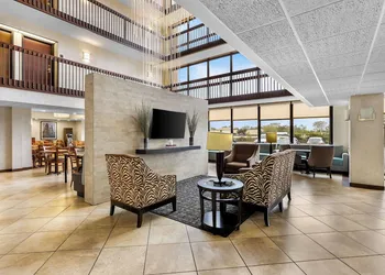 Sonesta Essential Houston Hobby Airport hotel thumbnail 5