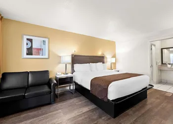 Americas Best Value Inn & Suites Flagstaff hotel thumbnail 3