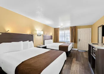 Americas Best Value Inn & Suites Flagstaff hotel thumbnail 6