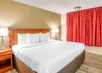 Econo Lodge Inn & Suites Durango hotel thumbnail 5