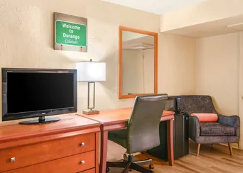 Econo Lodge Inn & Suites Durango hotel thumbnail 7