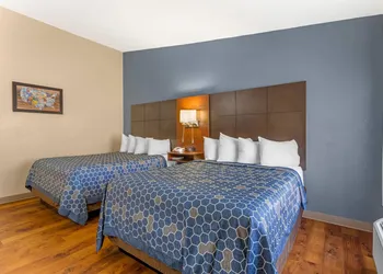 Econo Lodge Inn & Suites Gatlinburg at the Convention Center hotel thumbnail 8