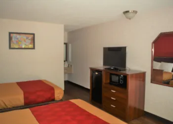 Economy Inn hotel thumbnail 3
