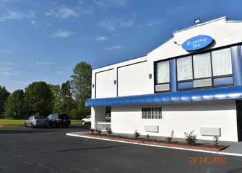 Economy Inn hotel thumbnail 6