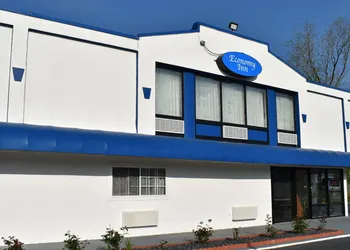 Economy Inn hotel thumbnail 7