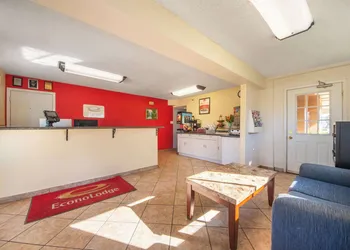 Econo Lodge San Marcos University Area hotel thumbnail 2