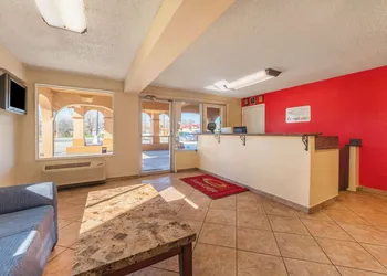 Econo Lodge San Marcos University Area hotel thumbnail 3