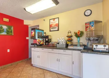 Econo Lodge San Marcos University Area hotel thumbnail 4