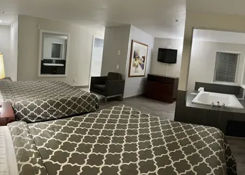 Americas Inn and Suite hotel thumbnail 3