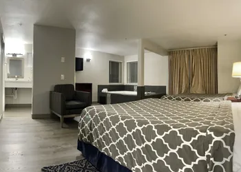 Americas Inn and Suite hotel thumbnail 4