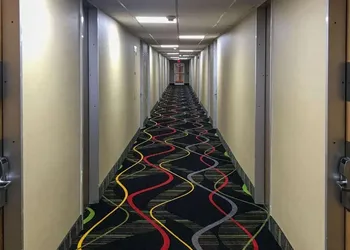 Perry Inn & Suites National Fairground I 75 hotel thumbnail 2