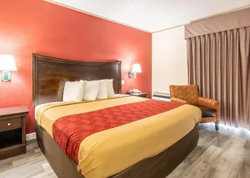 Perry Inn & Suites National Fairground I 75 hotel thumbnail 5