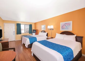 Travelodge by Wyndham Kingman hotel thumbnail 3