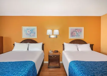 Travelodge by Wyndham Kingman hotel thumbnail 4