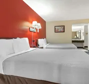 Econo Lodge Cortland Downtown hotel detail image 7
