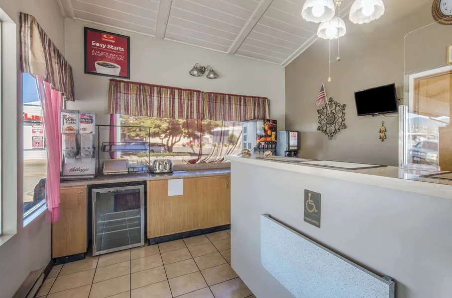 Econo Lodge Inn & Suites Yreka hotel detail image 2