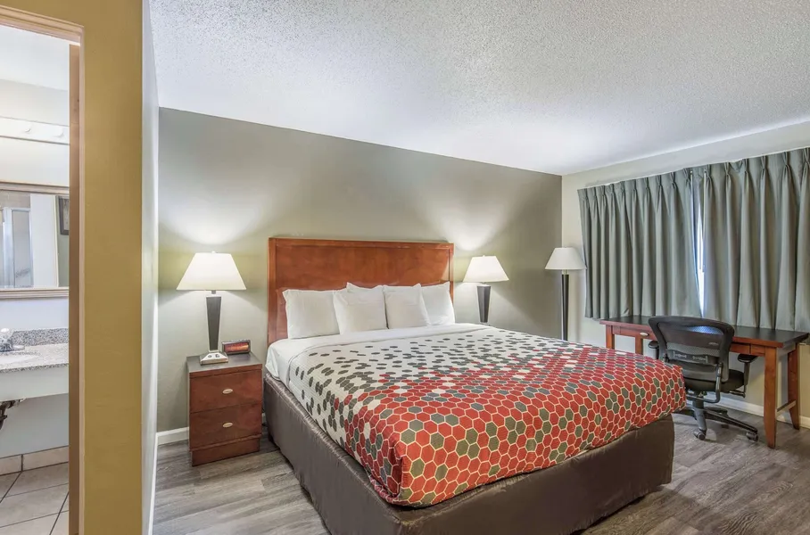 Econo Lodge Inn & Suites Yreka hotel detail image 6