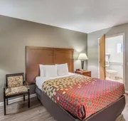 Econo Lodge Inn & Suites Yreka hotel detail image 7