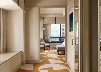 Four Seasons Hotel Miami hotel thumbnail 8