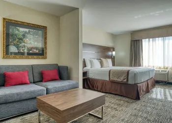 Evergreen Inn and Suites hotel thumbnail 5
