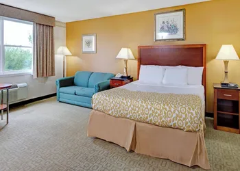Methuen Inn and Conference Center hotel thumbnail 3