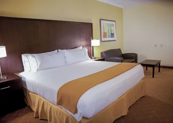 Holiday Inn Express & Suites Houston North Intercontinental by IHG hotel thumbnail 3