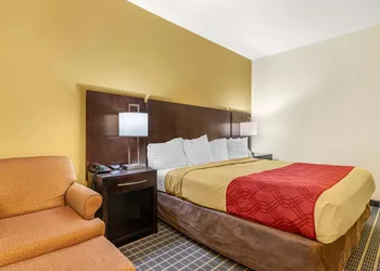 Econo Lodge Brunswick Travel Center hotel thumbnail 6