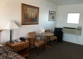 Circle S Lodge hotel thumbnail 3