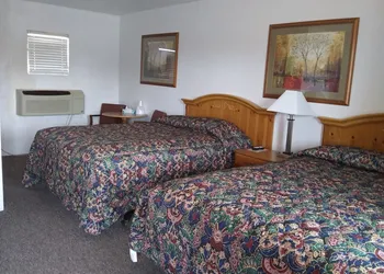 Circle S Lodge hotel thumbnail 4