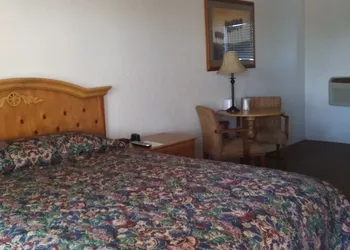 Circle S Lodge hotel thumbnail 6