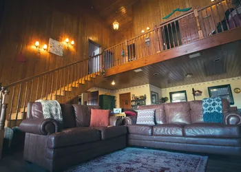 Tucker Peak Lodge hotel thumbnail 2