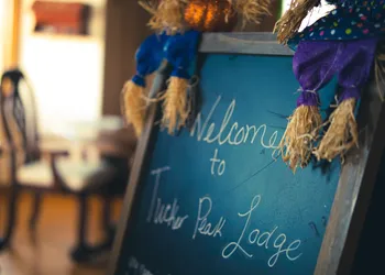 Tucker Peak Lodge hotel thumbnail 3