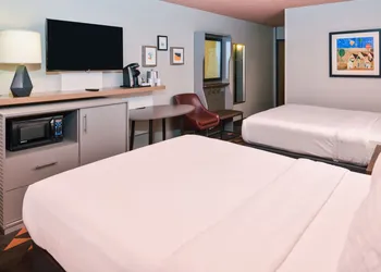 Holiday Inn Auburn-Finger Lakes Region by IHG hotel thumbnail 3