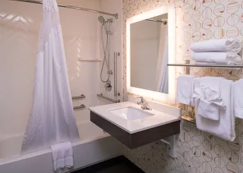 Holiday Inn Auburn-Finger Lakes Region by IHG hotel thumbnail 7