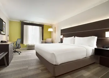 Holiday Inn Express & Suites Dallas NE - Allen by IHG hotel thumbnail 3