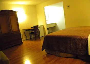 Fairway Inn by the Falls hotel thumbnail 2