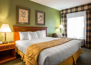 Clarion Inn & Suites Aiken South hotel thumbnail 6