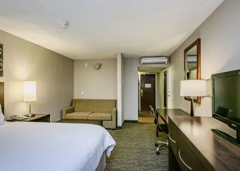 Wyndham Garden Fresno Yosemite Airport hotel thumbnail 7