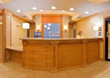 Holiday Inn Express Hotel & Suites Detroit - Utica by IHG hotel thumbnail 2