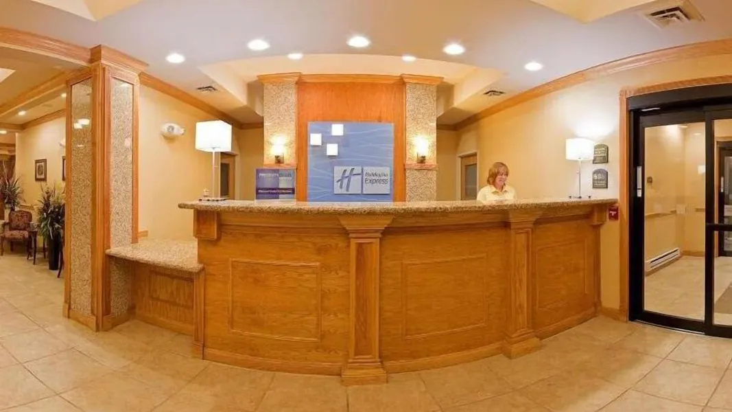 Holiday Inn Express Hotel & Suites Detroit - Utica by IHG hotel detail image 2