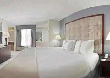 Holiday Inn & Suites Chicago-Carol Stream (Wheaton) by IHG hotel thumbnail 4