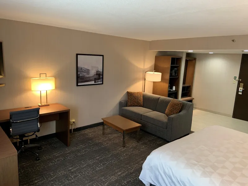 Holiday Inn & Suites Chicago-Carol Stream (Wheaton) by IHG hotel detail image 6