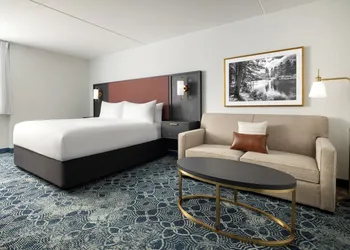 DoubleTree by Hilton Downtown Concord hotel thumbnail 7