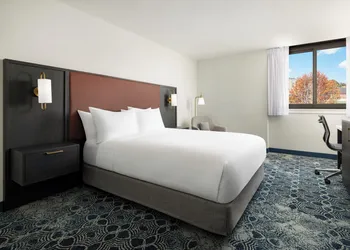 DoubleTree by Hilton Downtown Concord hotel thumbnail 8