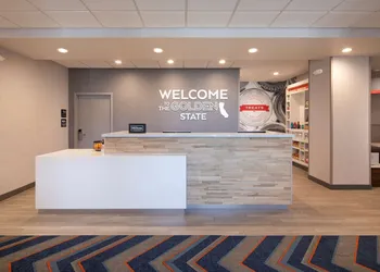 Hampton Inn Santa Cruz West, CA hotel thumbnail 2