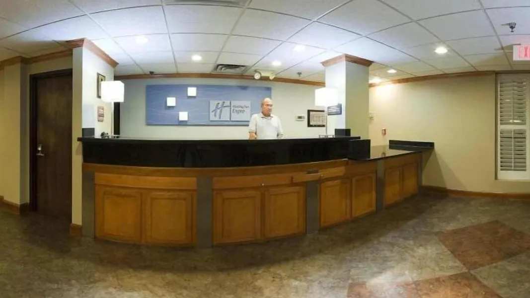 Holiday Inn Express Fayetteville- Univ of AR Area by IHG hotel detail image 2