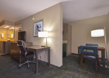 Holiday Inn Express Fayetteville- Univ of AR Area by IHG hotel thumbnail 6