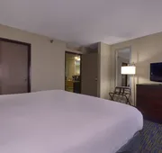 Holiday Inn Express Fayetteville- Univ of AR Area by IHG hotel detail image 7
