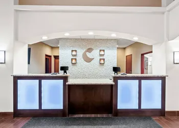 Comfort Inn & Suites hotel thumbnail 4